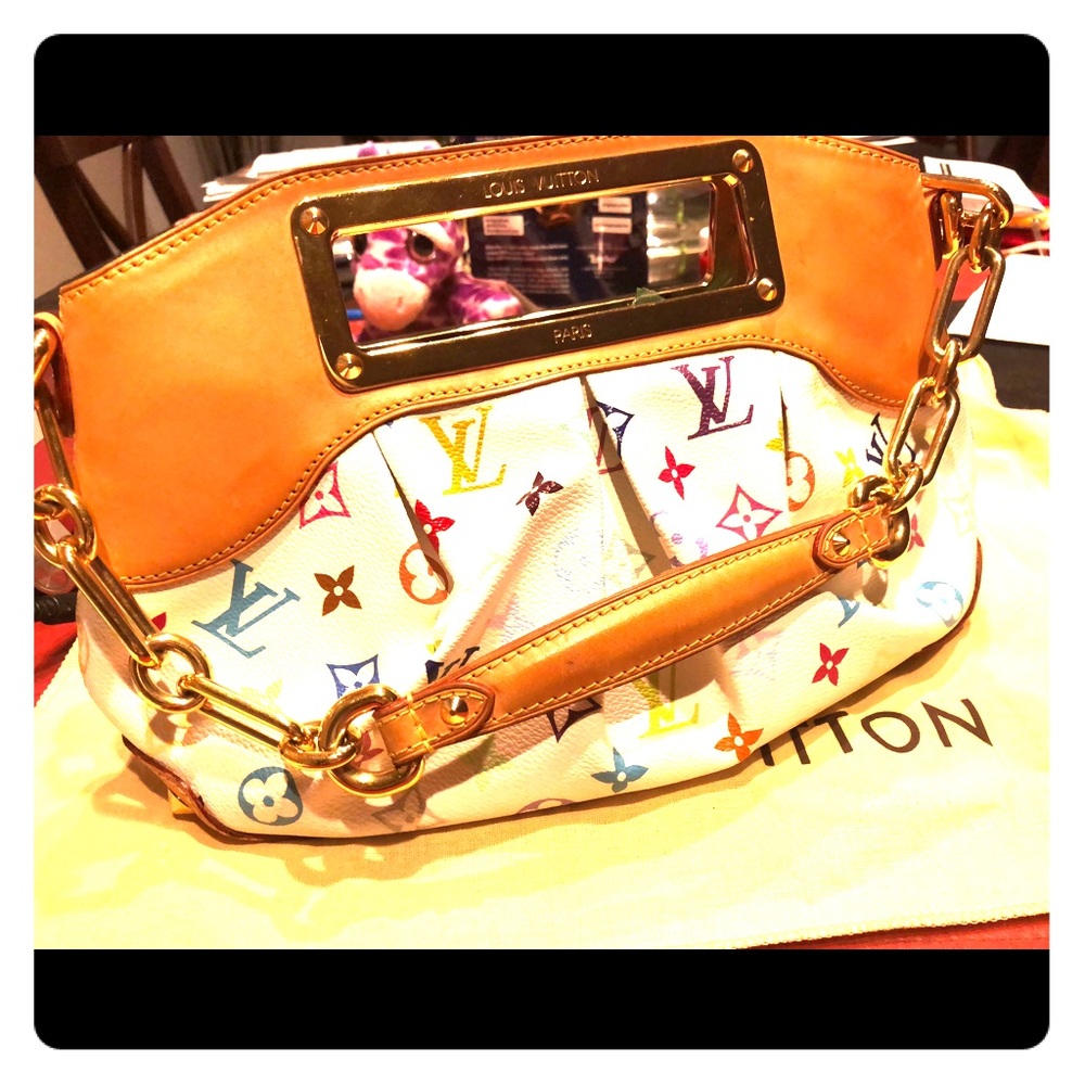 Loui Vuitton handbag